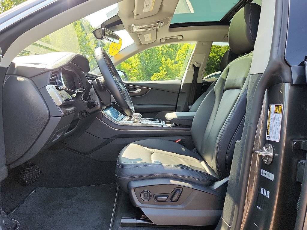 Used 2023 Audi Q8 Premium w/ Convenience Package AWD/4WD image 18