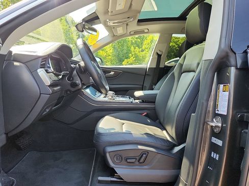 Used 2023 Audi Q8 Premium w/ Convenience Package AWD/4WD image 18