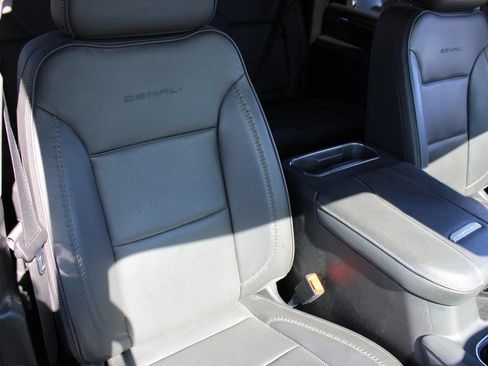 Used 2024 GMC Sierra 2500 Denali w/ Denali Reserve Package image 28