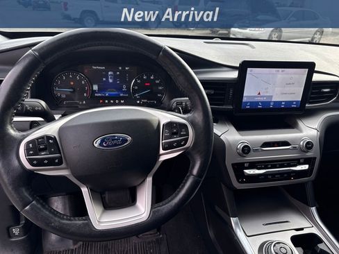 Used 2021 Ford Explorer XLT w/ Equipment Group 202A image 6
