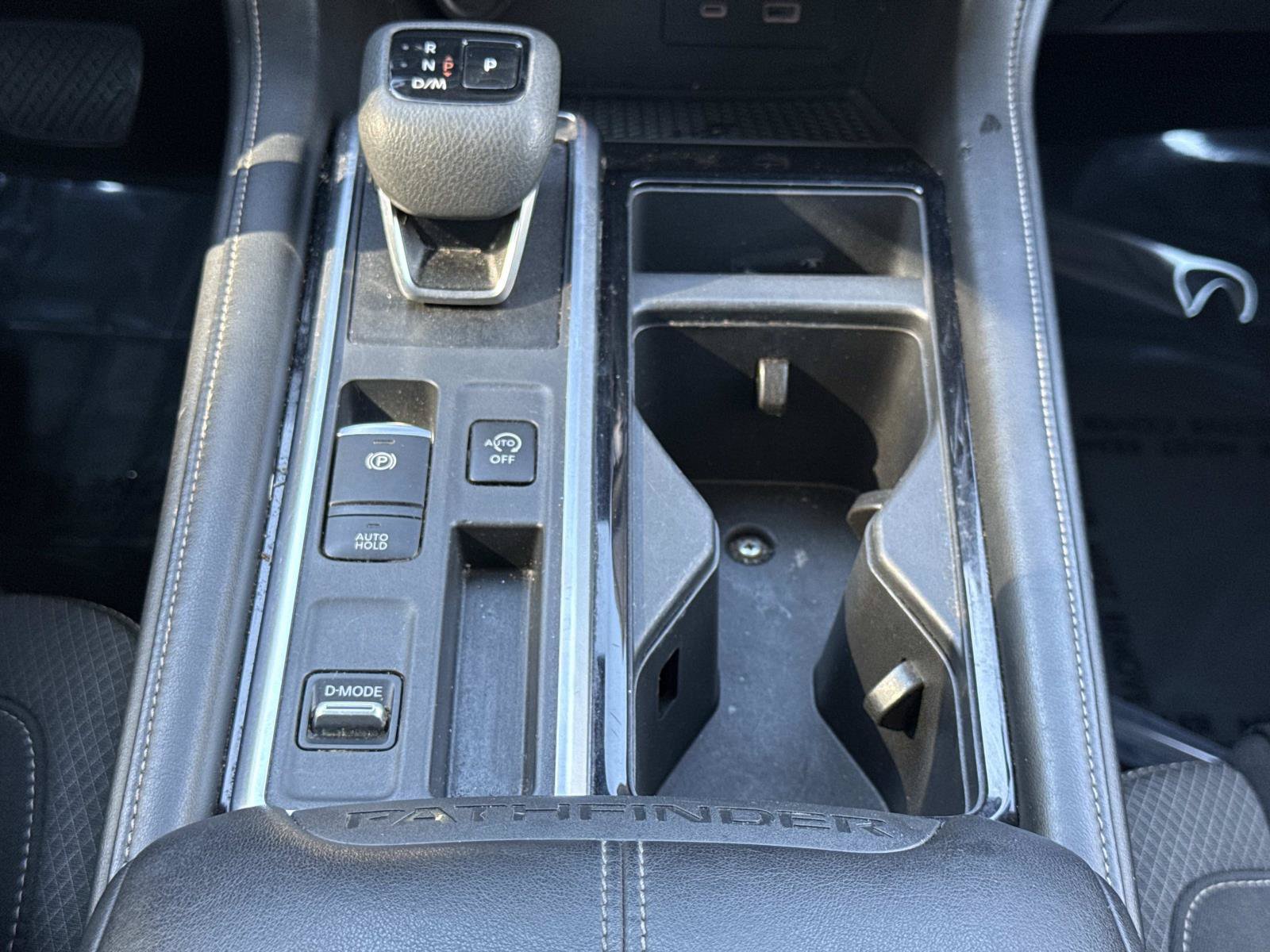 Used 2024 Nissan Pathfinder SV FWD image 13