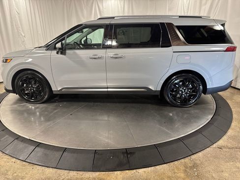 Certified 2024 Kia Carnival SX Prestige image 6