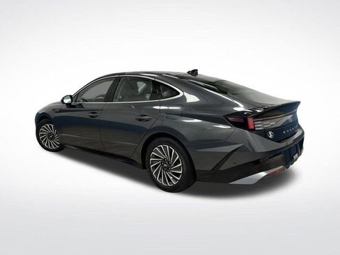 Used 2024 Hyundai Sonata Limited image 3