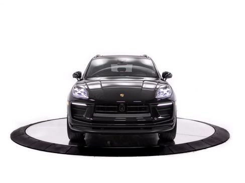 Certified 2026 Porsche Macan AWD/4WD image 10
