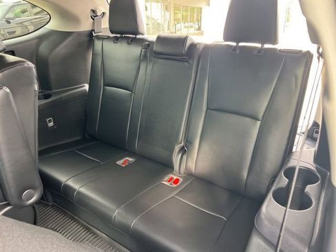 Used 2023 Toyota Highlander XLE image 33