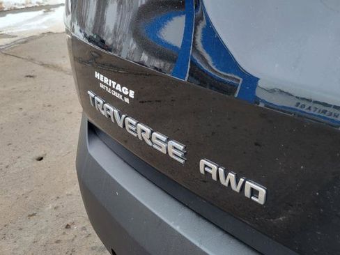 Used 2023 Chevrolet Traverse LT image 30