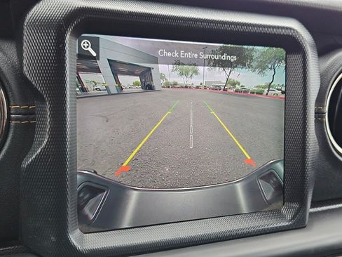 Used 2021 Jeep Gladiator Overland AWD/4WD image 18