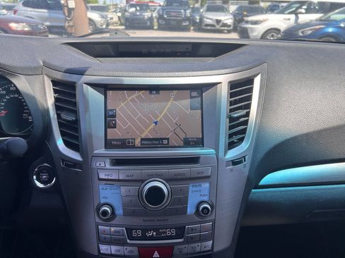 Used 2014 Subaru Outback 3.6R Limited image 17