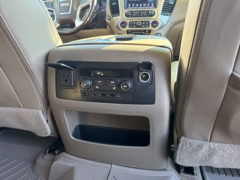 Used 2020 GMC Yukon XL SLT w/ Premium Edition image 31