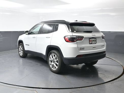 Used 2025 Jeep Compass Limited AWD/4WD image 11