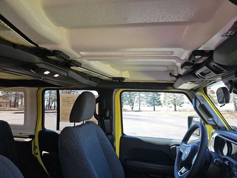 Used 2024 Jeep Wrangler Sahara image 13