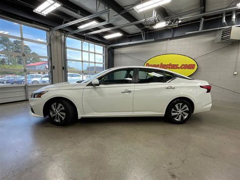 Used 2019 Nissan Altima 2.5 S image 2