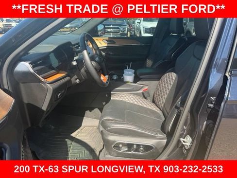 Used 2023 Jeep Grand Cherokee L Summit AWD/4WD image 10