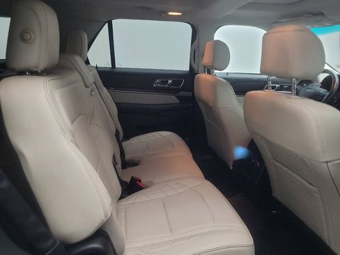 Used 2017 Ford Explorer Platinum AWD/4WD image 19