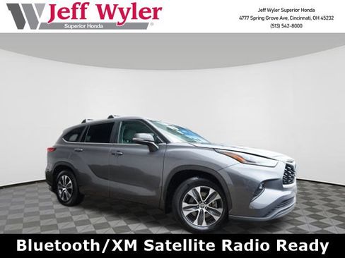 Used 2023 Toyota Highlander XLE image 1