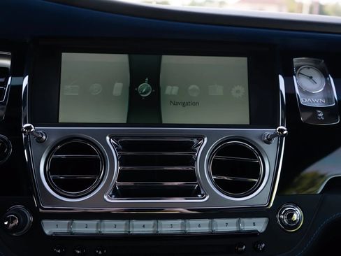 Used 2017 Rolls-Royce Dawn RWD image 22
