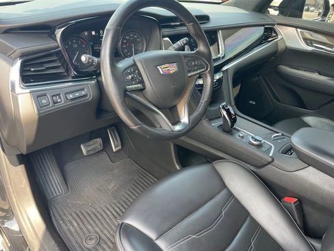 Used 2024 Cadillac XT6 Sport w/ Platinum Package image 9