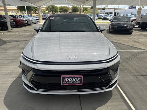 Used 2025 Hyundai Sonata SEL FWD image 9