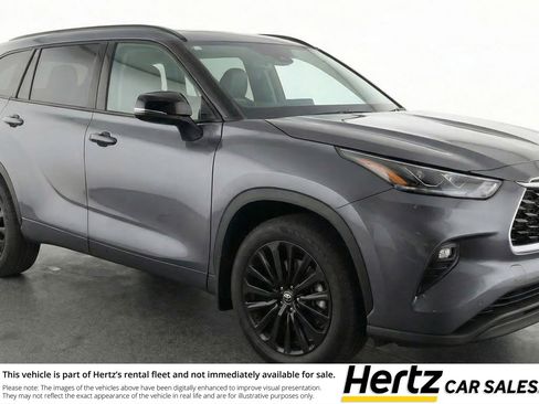 Used 2025 Toyota Highlander XSE image 1