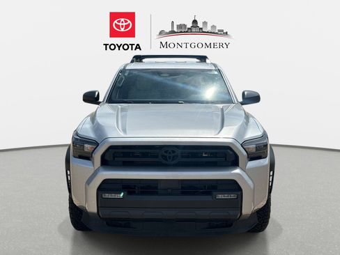 Used 2025 Toyota 4Runner SR5 RWD image 8