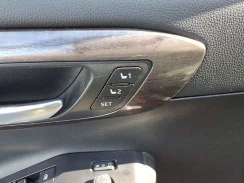 Used 2023 Toyota Highlander Platinum FWD image 14
