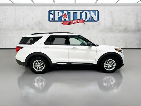 Used 2025 Ford Explorer Active RWD image 8