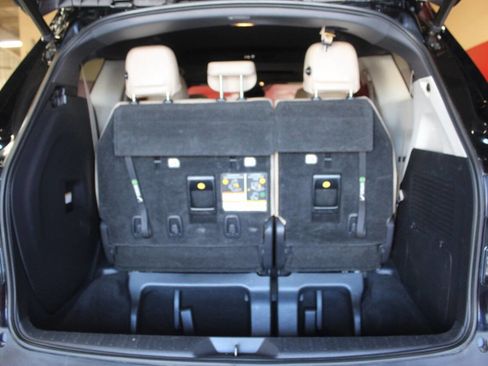 Used 2021 Toyota Sienna XLE FWD image 12