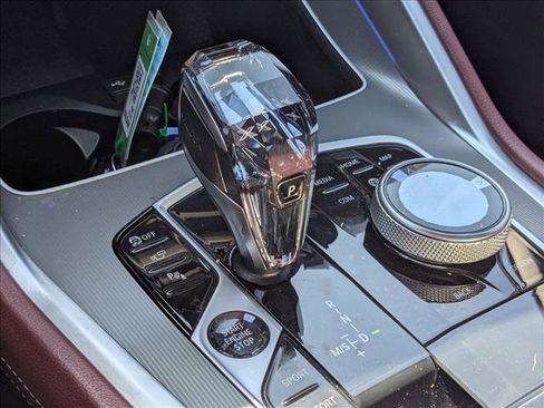 Used 2022 BMW X6 xDrive40i w/ Executive Package image 8