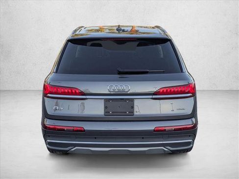 Used 2023 Audi Q7 Premium Plus image 7
