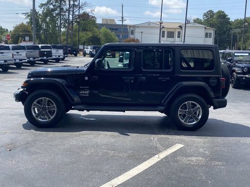Used 2021 Jeep Wrangler Unlimited Sahara AWD/4WD image 7
