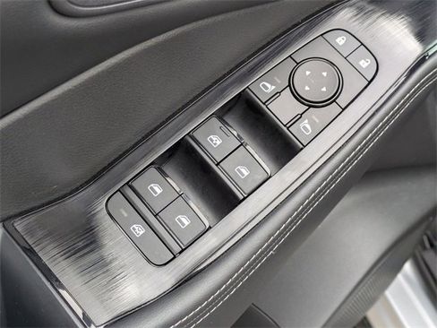 Used 2023 Nissan Rogue SV w/ SV Premium B Package image 13