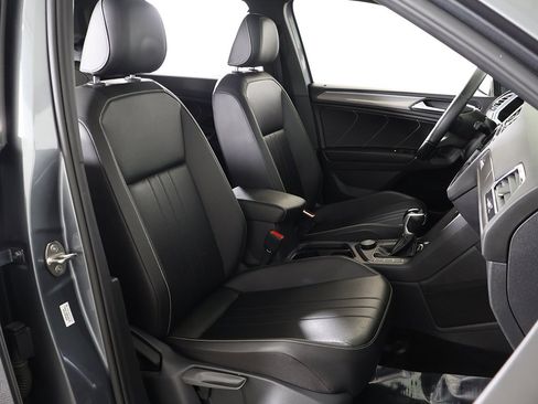 Used 2022 Volkswagen Tiguan SE R-Line image 32