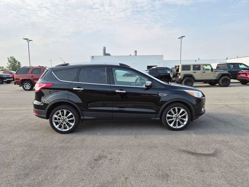Used 2016 Ford Escape SE w/ SE Chrome Package FWD image 4
