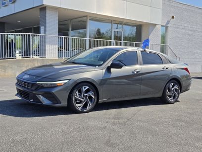 Used 2025 Hyundai Elantra Sport w/ Cargo Package