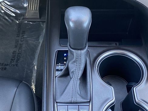 Certified 2023 Toyota Camry SE FWD image 33