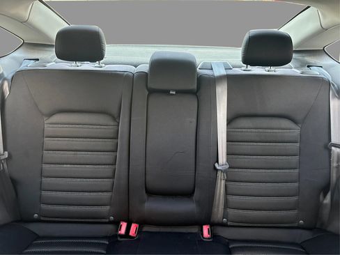 Used 2015 Ford Fusion SE FWD image 17
