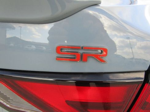 Used 2024 Nissan Sentra SR FWD image 12