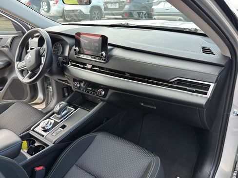 Used 2022 Mitsubishi Outlander ES FWD image 18