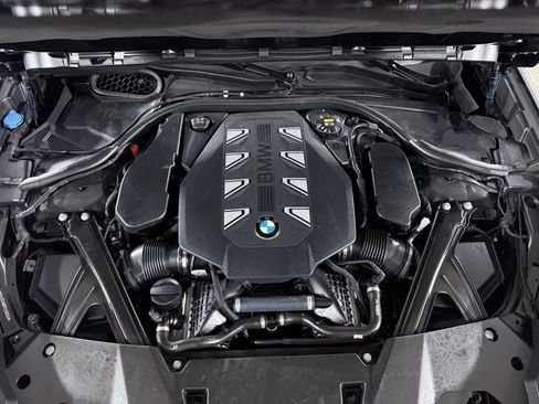 Used 2023 BMW 760i xDrive w/ Executive Package AWD/4WD image 42