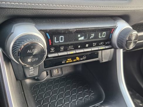 Used 2024 Toyota RAV4 XLE AWD/4WD image 17