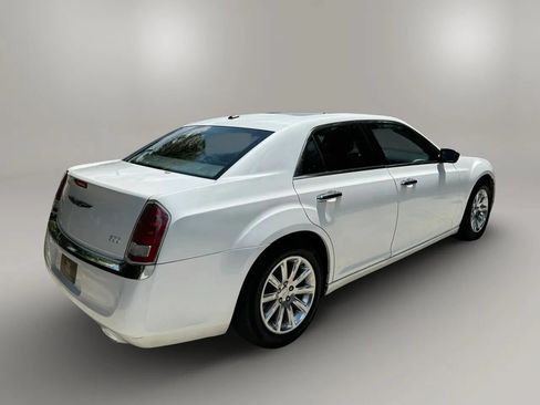 Used 2012 Chrysler 300 Limited RWD image 8
