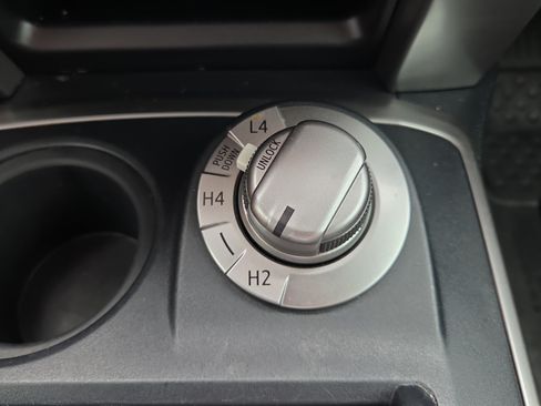 Used 2019 Toyota 4Runner SR5 AWD/4WD image 24