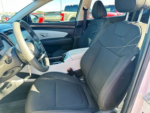 Used 2023 Hyundai Tucson SE image 8