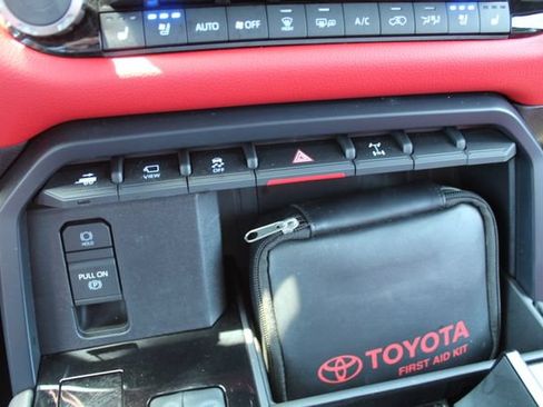 Used 2025 Toyota Sequoia TRD Pro AWD/4WD image 39