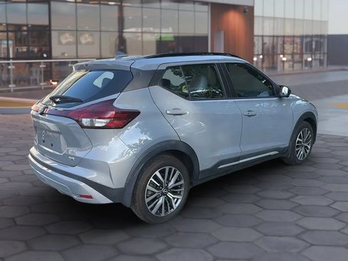 Used 2023 Nissan Kicks SR w/ SR Premium Package FWD image 12