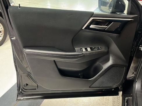 Used 2022 Mitsubishi Outlander ES image 8