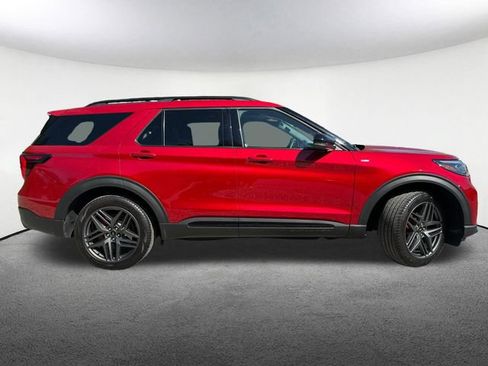 Certified 2025 Ford Explorer ST-Line w/ Premium Package AWD/4WD image 16