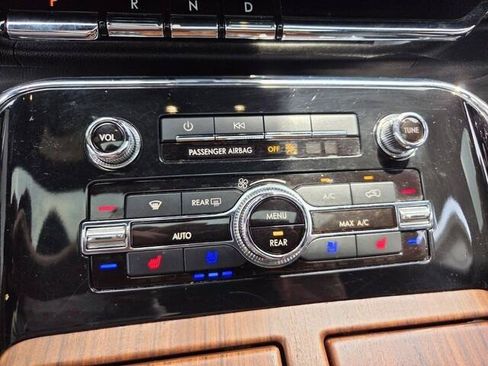 Used 2020 Lincoln Navigator Reserve w/ Luxury Package AWD/4WD image 6