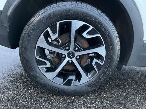 Used 2023 Kia Sportage EX image 11