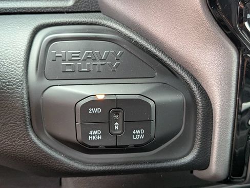 Used 2026 RAM 2500 Laramie AWD/4WD image 19